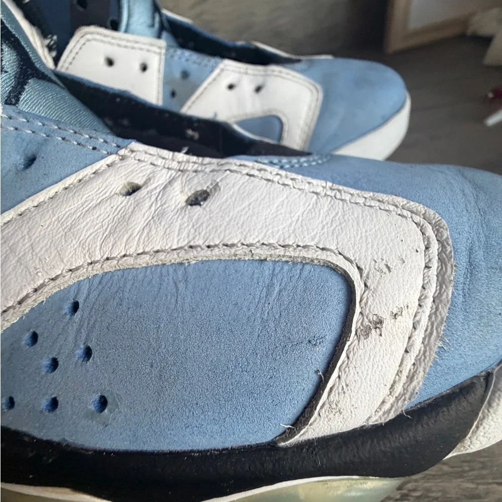 Air Jordan 6 Retro UNC Size 7Y University Blue